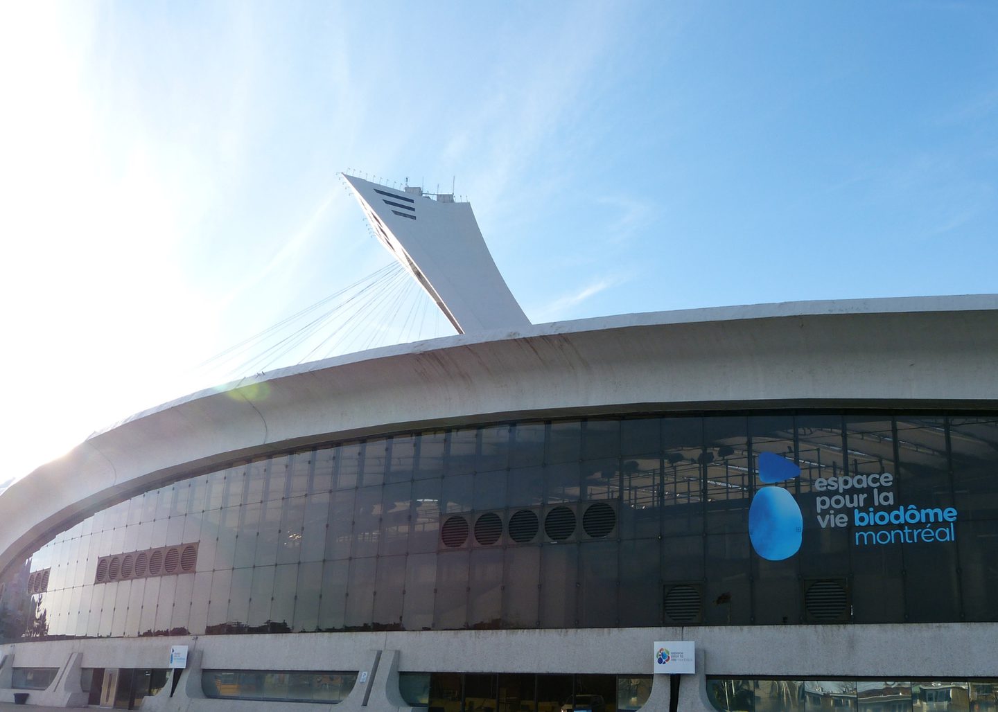 Biodôme de Montréal et tour du Stade olympique